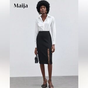 Maija Women's Metallic Ring Decorated slit skirt black Sz 8/10 (L)